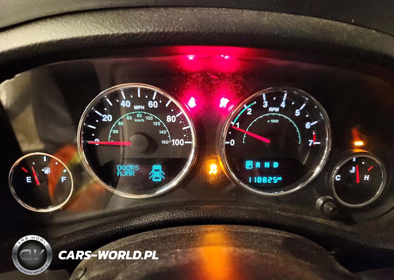 2015 Jeep Wrangler Unlimited Sahara VIN:1C4HJWEG3FL730260 - 9