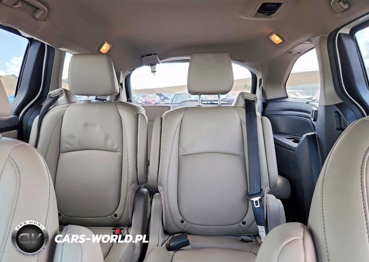 2023 Honda Odyssey Touring VIN:5FNRL6H83PB036045 - 10