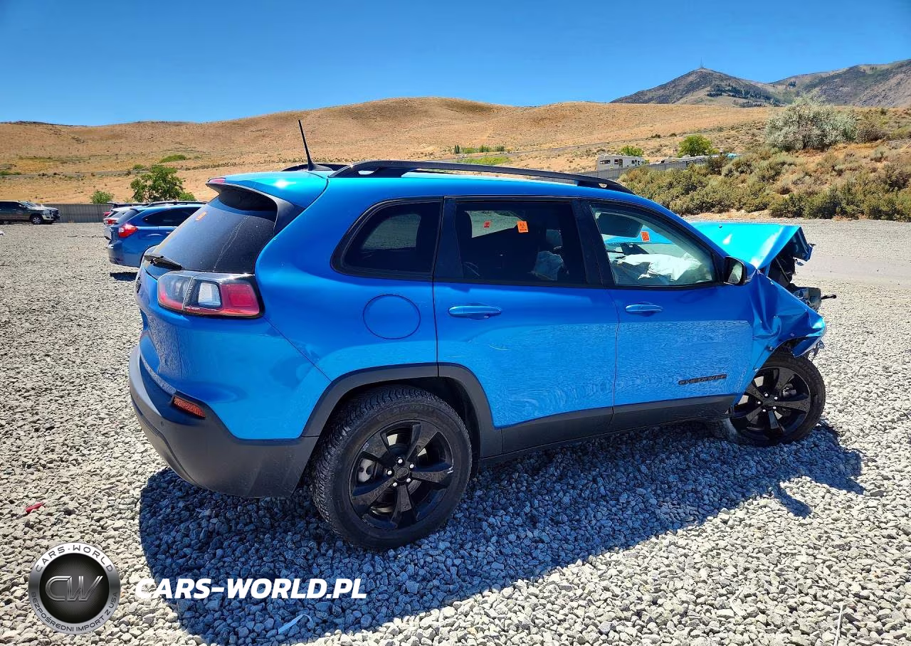 2020 Jeep Cherokee Latitude Plus VIN:1C4PJMLB3LD559555 - 3