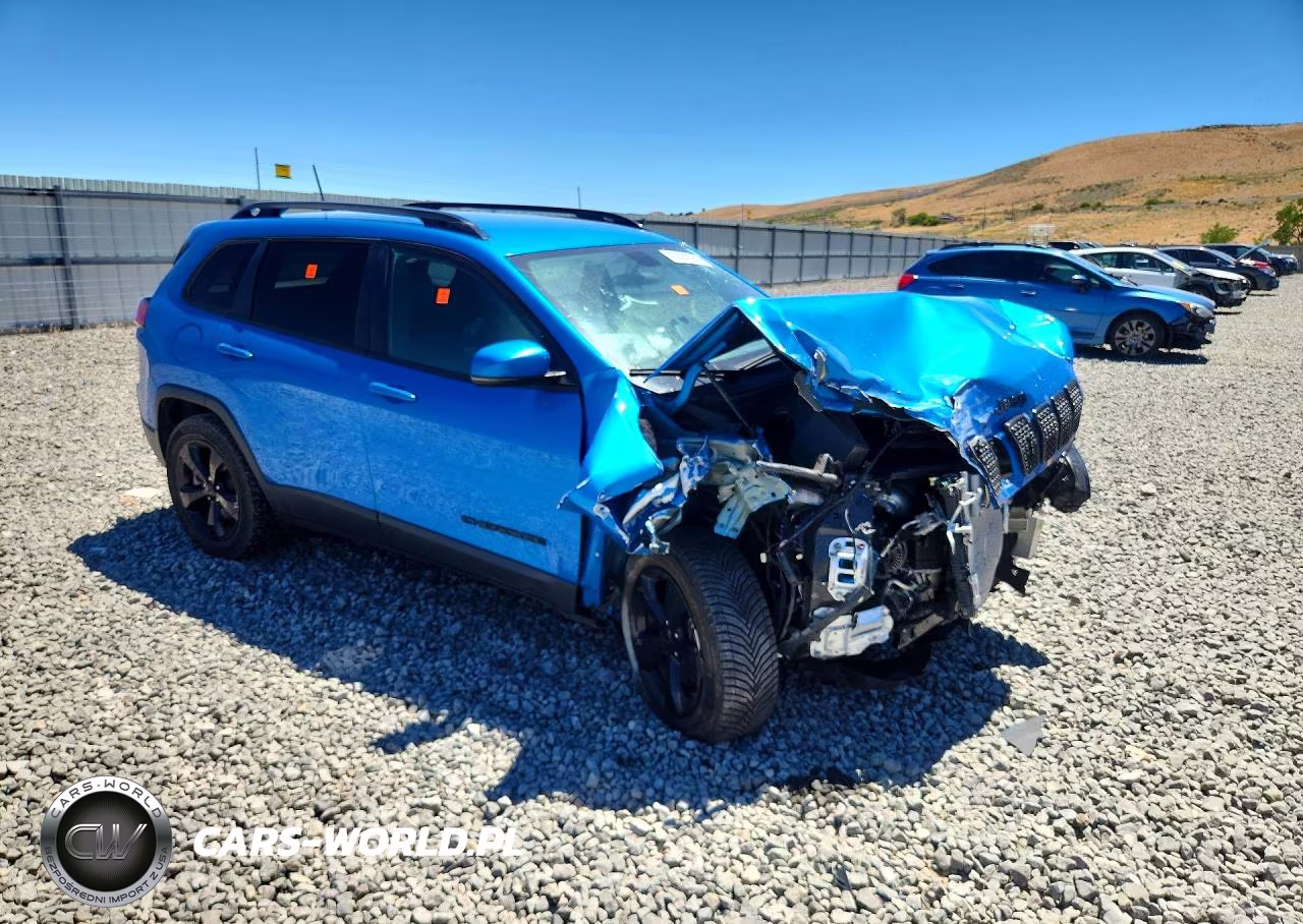 2020 Jeep Cherokee Latitude Plus VIN:1C4PJMLB3LD559555 - 4