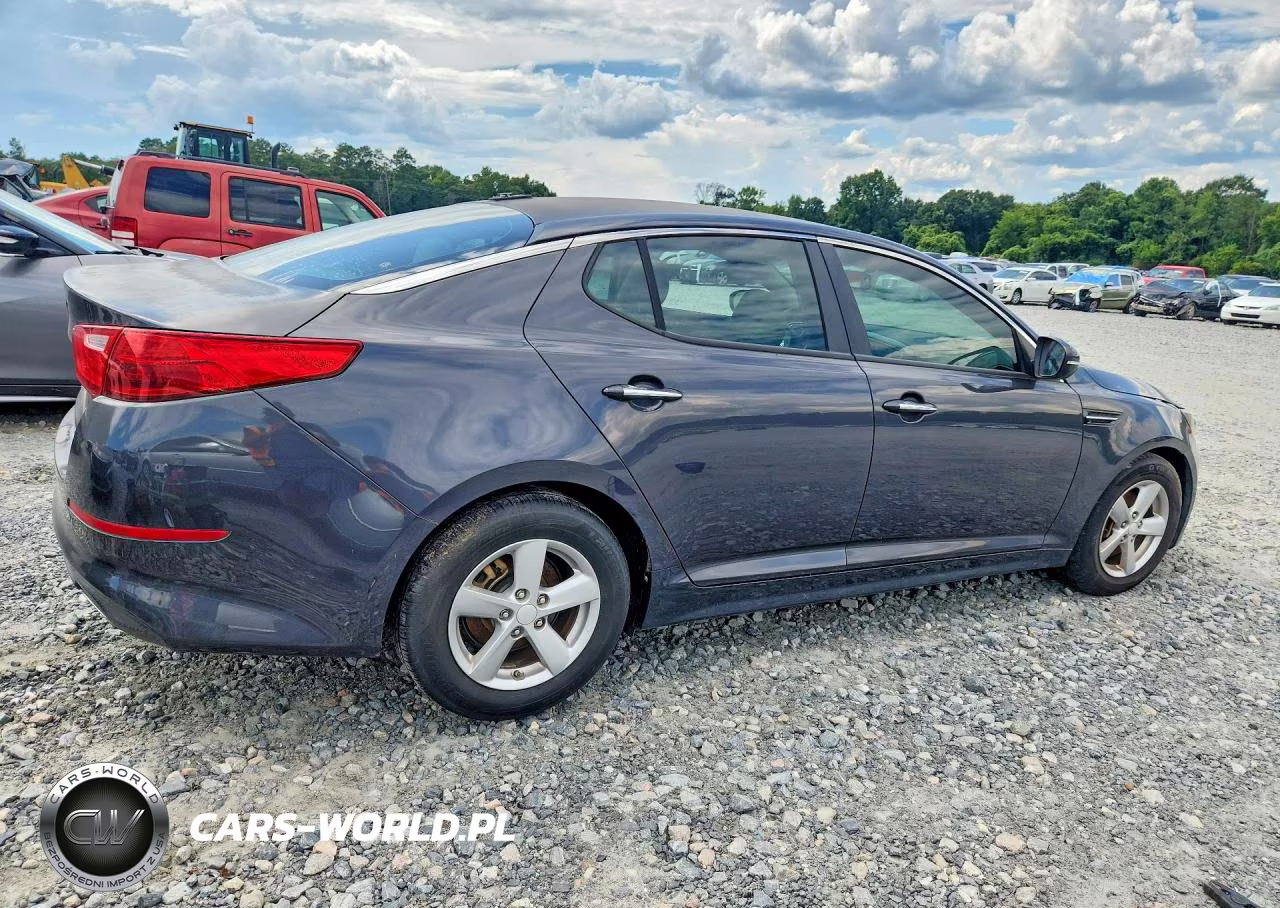2015 Kia Optima Lx VIN:5XXGM4A72FG444588 - 3