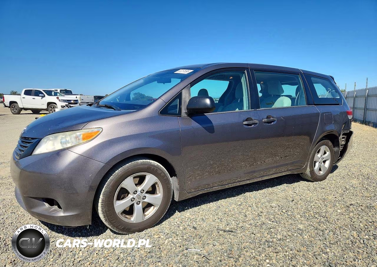 2013 Toyota Sienna L 7-Passenger – zdjęcie 1 z 13