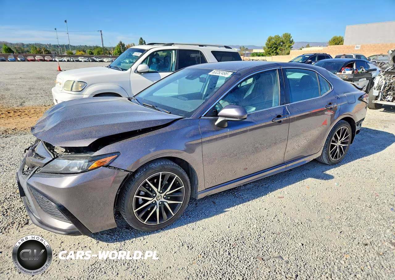 2021 Toyota Camry – zdjęcie 1 z 13