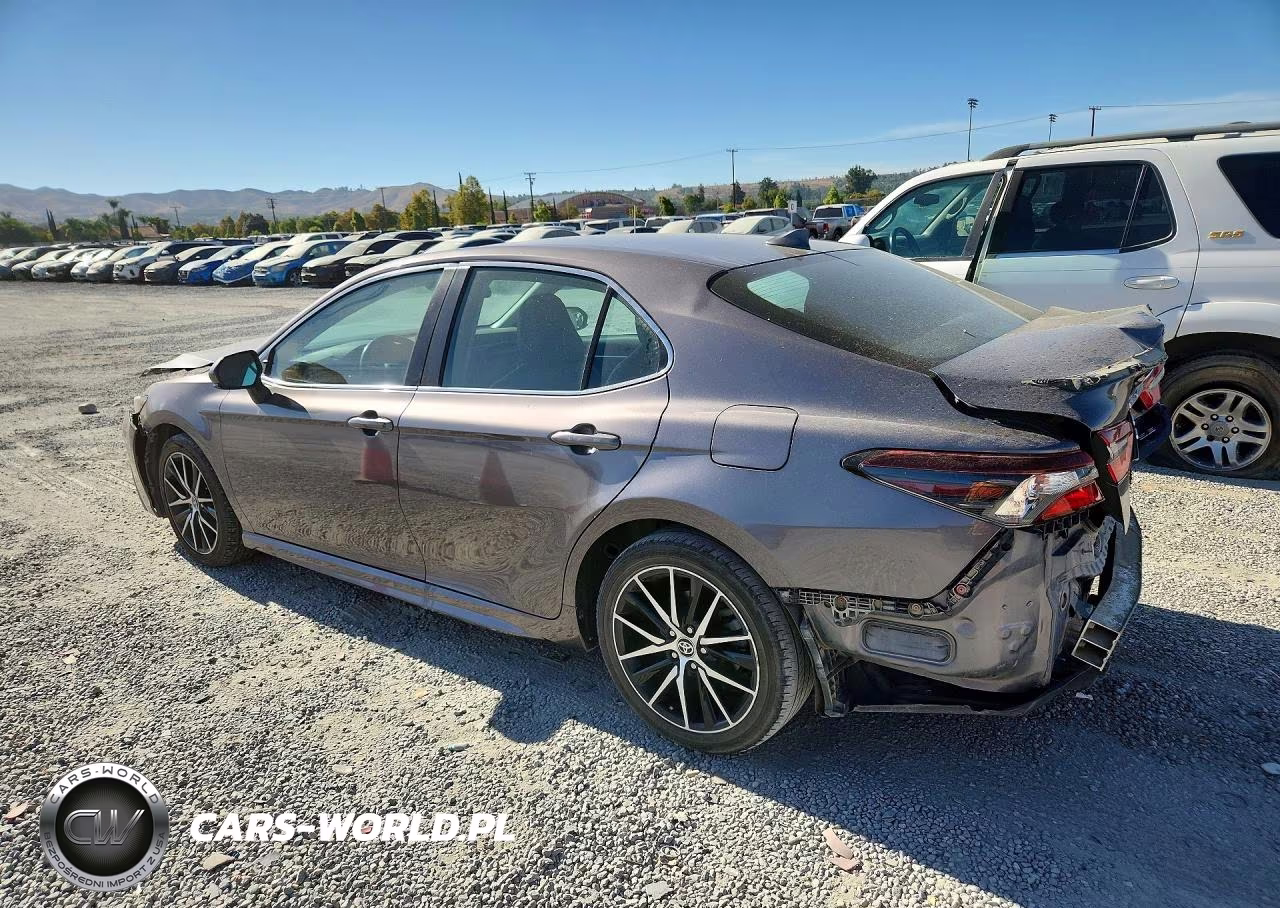 2021 Toyota Camry VIN:4T1G11AK1MU617256 - 2