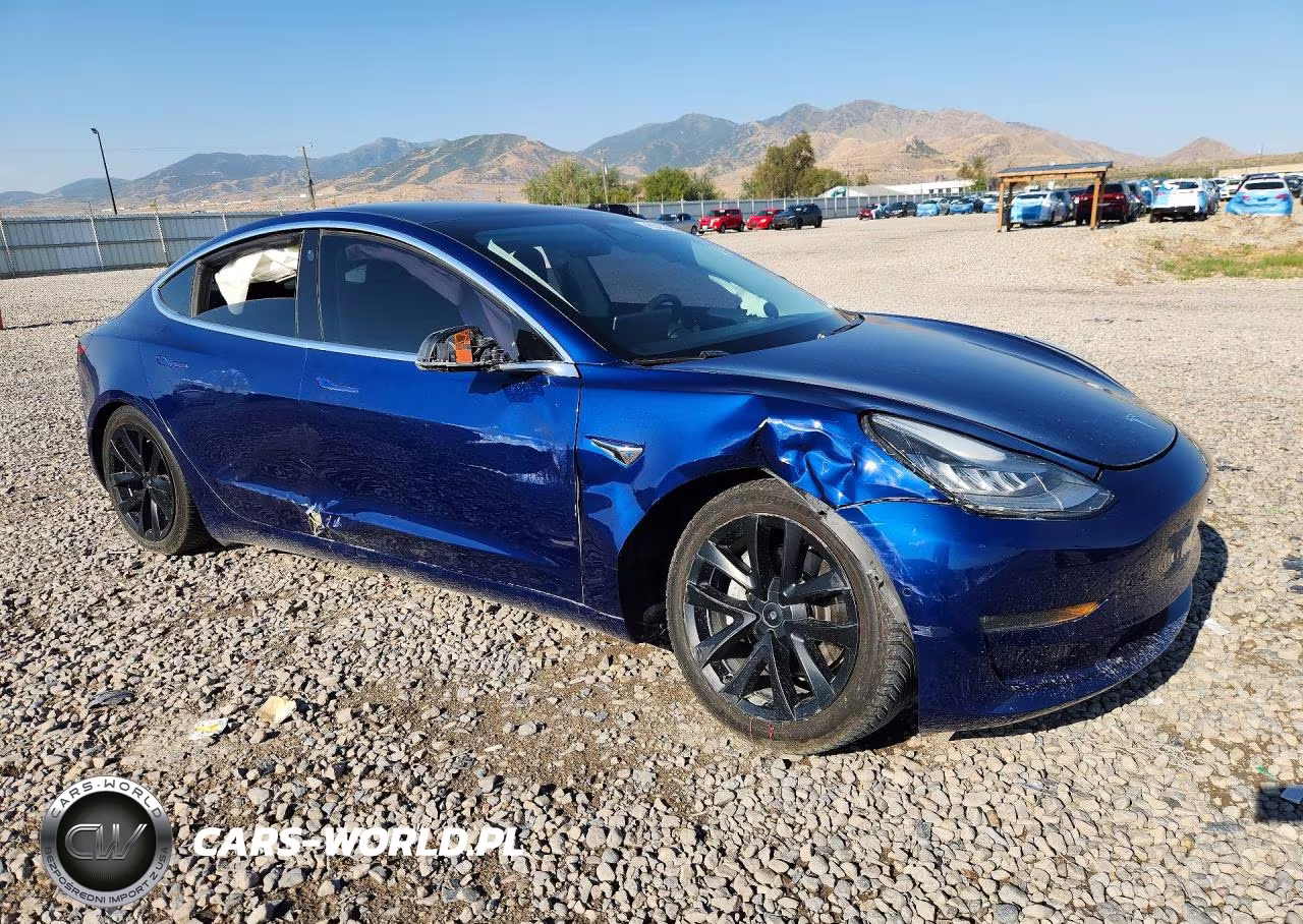 2019 Tesla Model 3 VIN:5YJ3E1EB7KF465023 - 4