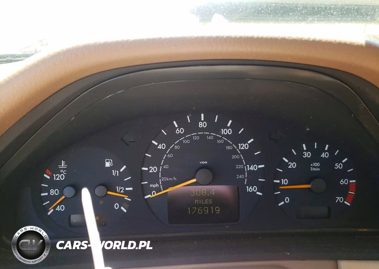 2002 Mercedes-Benz E 320 VIN:WDBJF65J12B476304 - 9