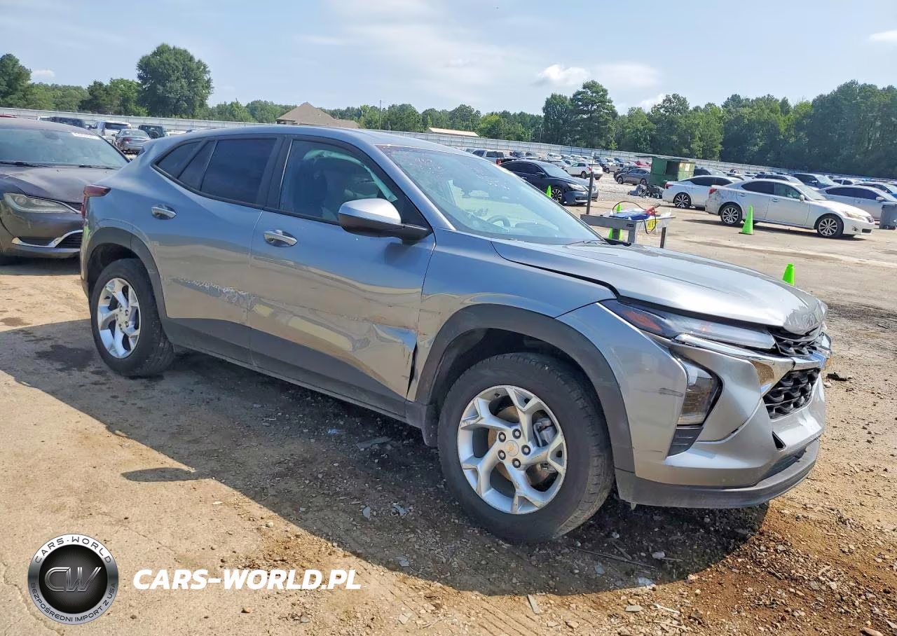 2025 Chevrolet Trax Ls VIN:KL77LFEPXSC304448 - 4