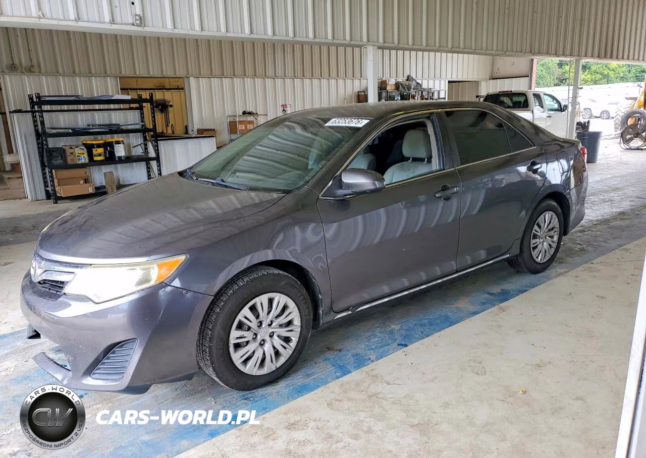 2012 Toyota Camry Le – zdjęcie 1 z 12