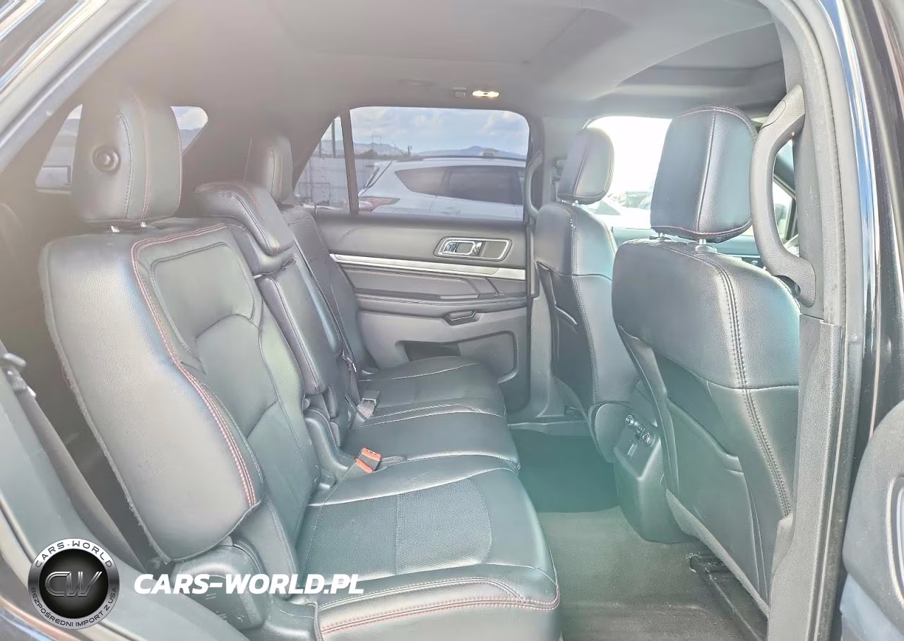 2019 Ford Explorer Sport VIN:1FM5K8GT7KGB12850 - 11