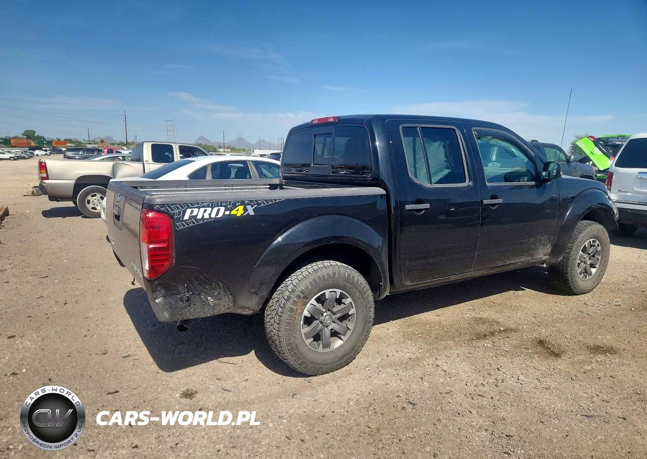2018 Nissan Frontier Pro-4X VIN:1N6AD0EV1JN709910 - 3
