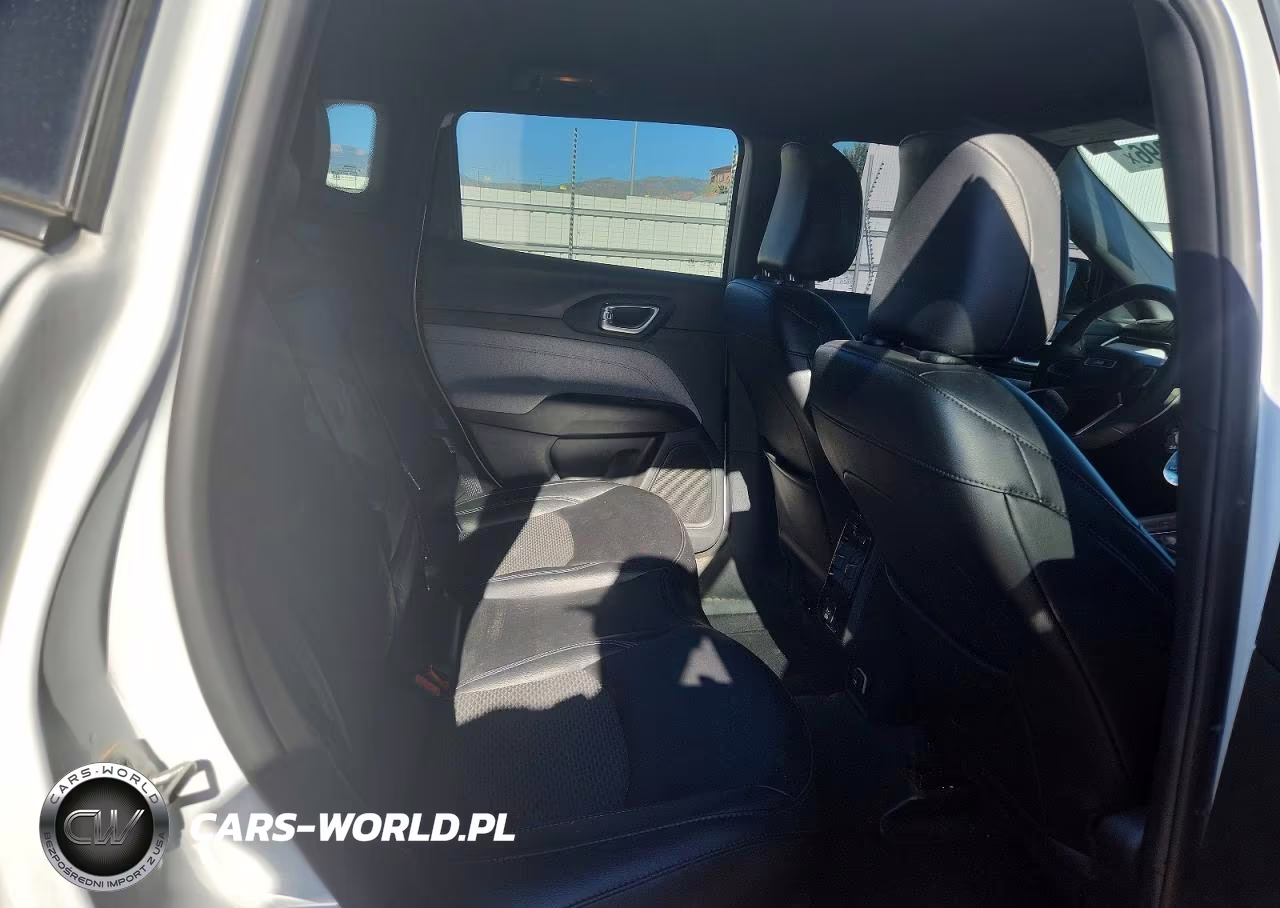 2023 Jeep Compass Latitude VIN:3C4NJDBN2PT561610 - 10