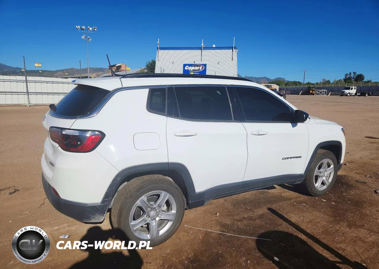 2023 Jeep Compass Latitude VIN:3C4NJDBN2PT561610 - 3