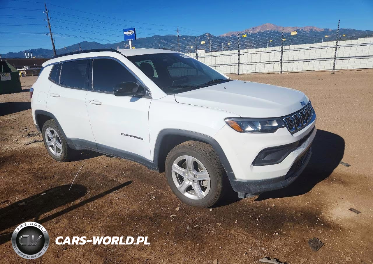 2023 Jeep Compass Latitude VIN:3C4NJDBN2PT561610 - 4