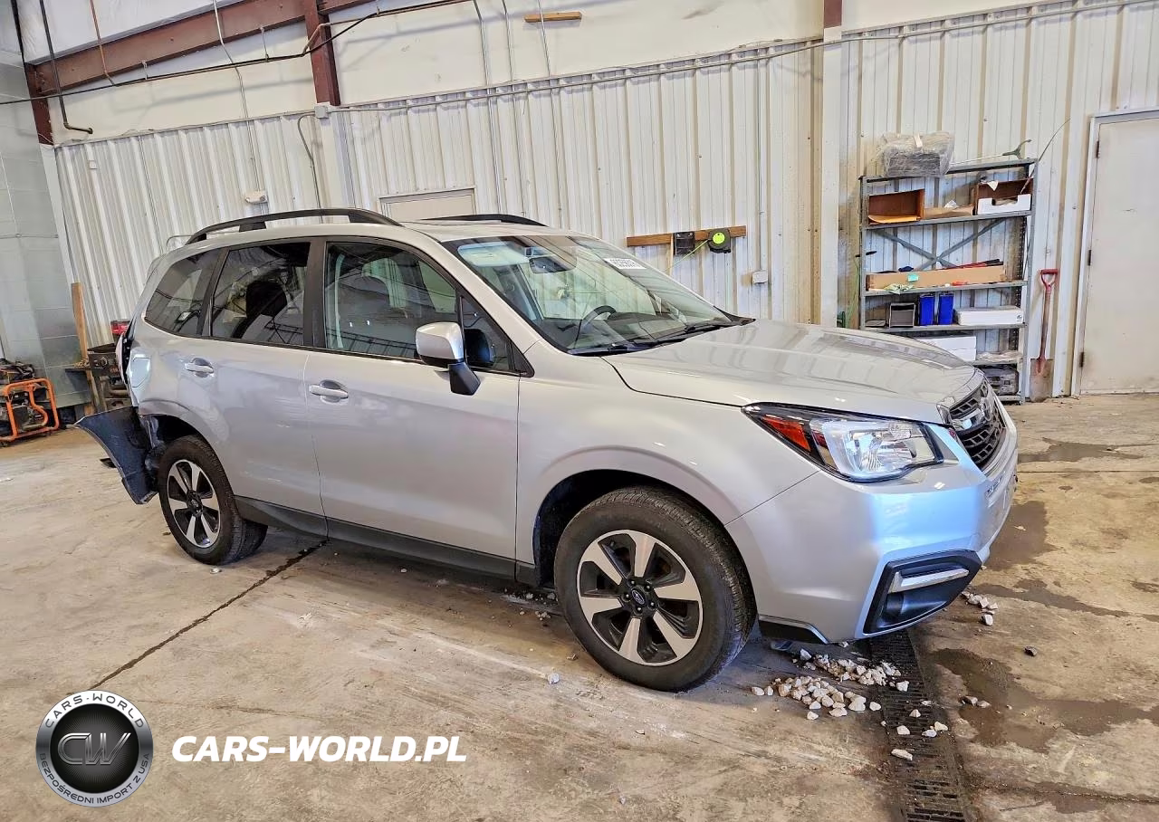 2017 Subaru Forester 2.5I Premium VIN:JF2SJAGC8HH584450 - 4