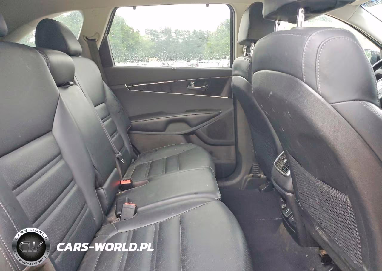 2018 Kia Sorento Ex VIN:5XYPHDA5XJG366133 - 11