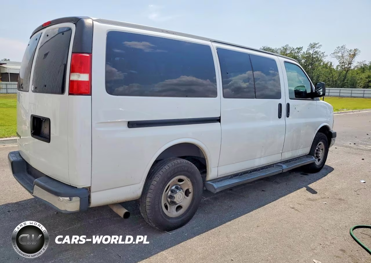 2018 Chevrolet Express G3500 Lt VIN:1GAZGMFG1J1290560 - 3