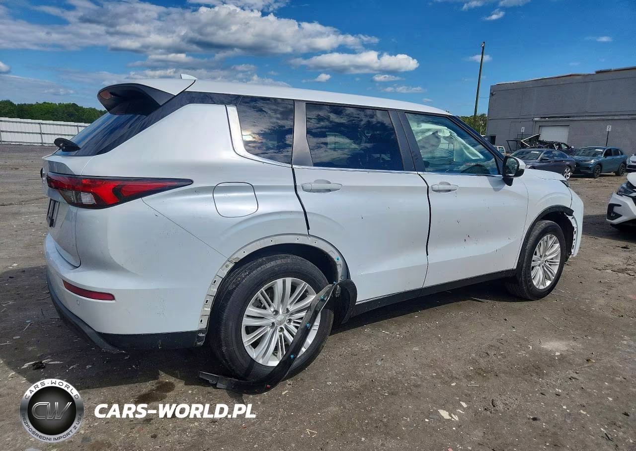 2023 Mitsubishi Outlander Es VIN:JA4J4TA89PZ055450 - 3