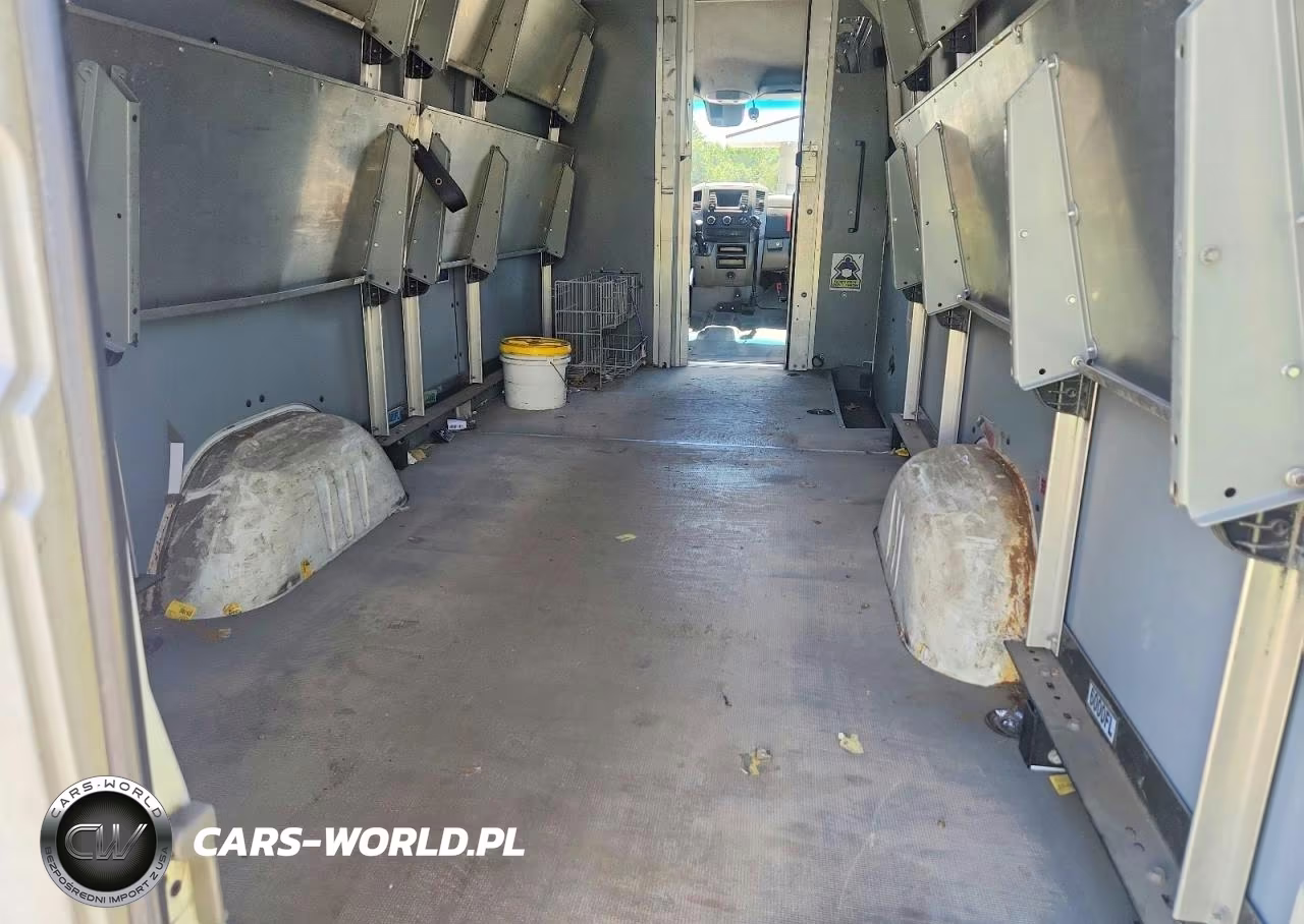 2016 Mercedes-Benz Sprinter 2500 Delivery Van VIN:WD3PE8DD2GP361205 - 11