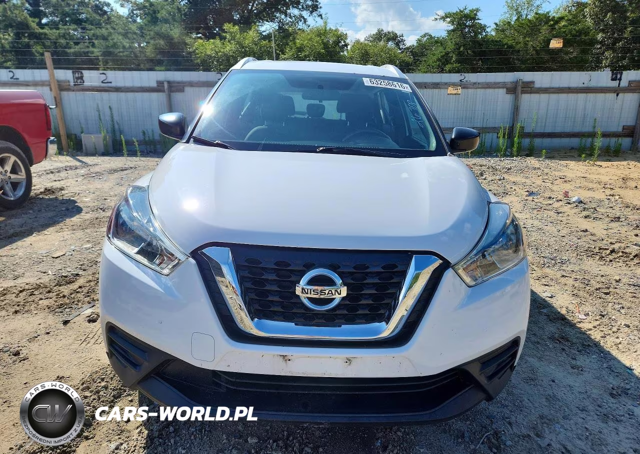 2019 Nissan Kicks S VIN:3N1CP5CU3KL536566 - 5