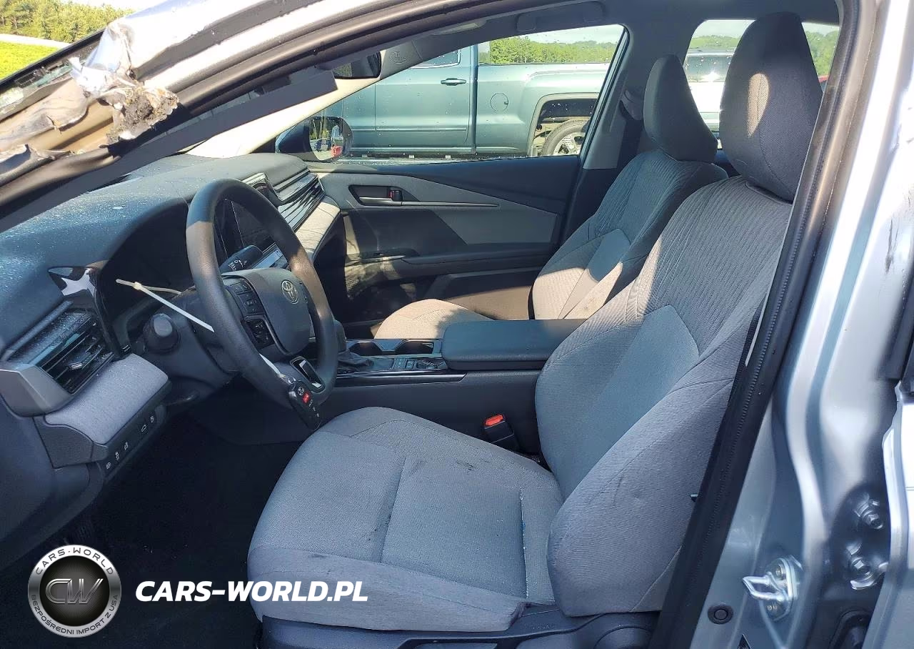 2026 Toyota Camry Le VIN:4T1DAACK7TU667755 - 7