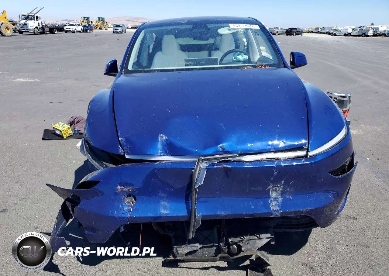 2026 Tesla Model Y VIN:7SAYGDED8TF420244 - 5
