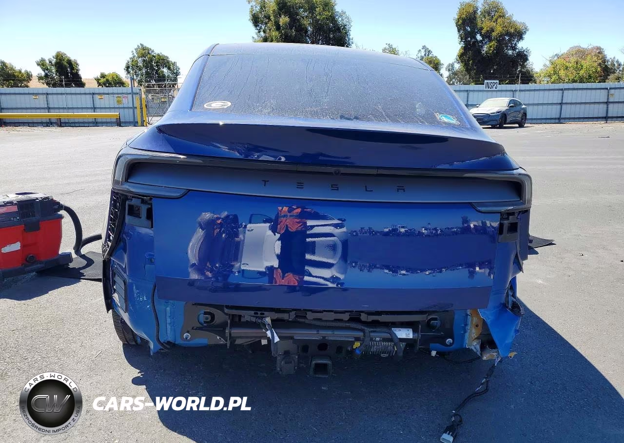 2026 Tesla Model Y VIN:7SAYGDED8TF420244 - 6