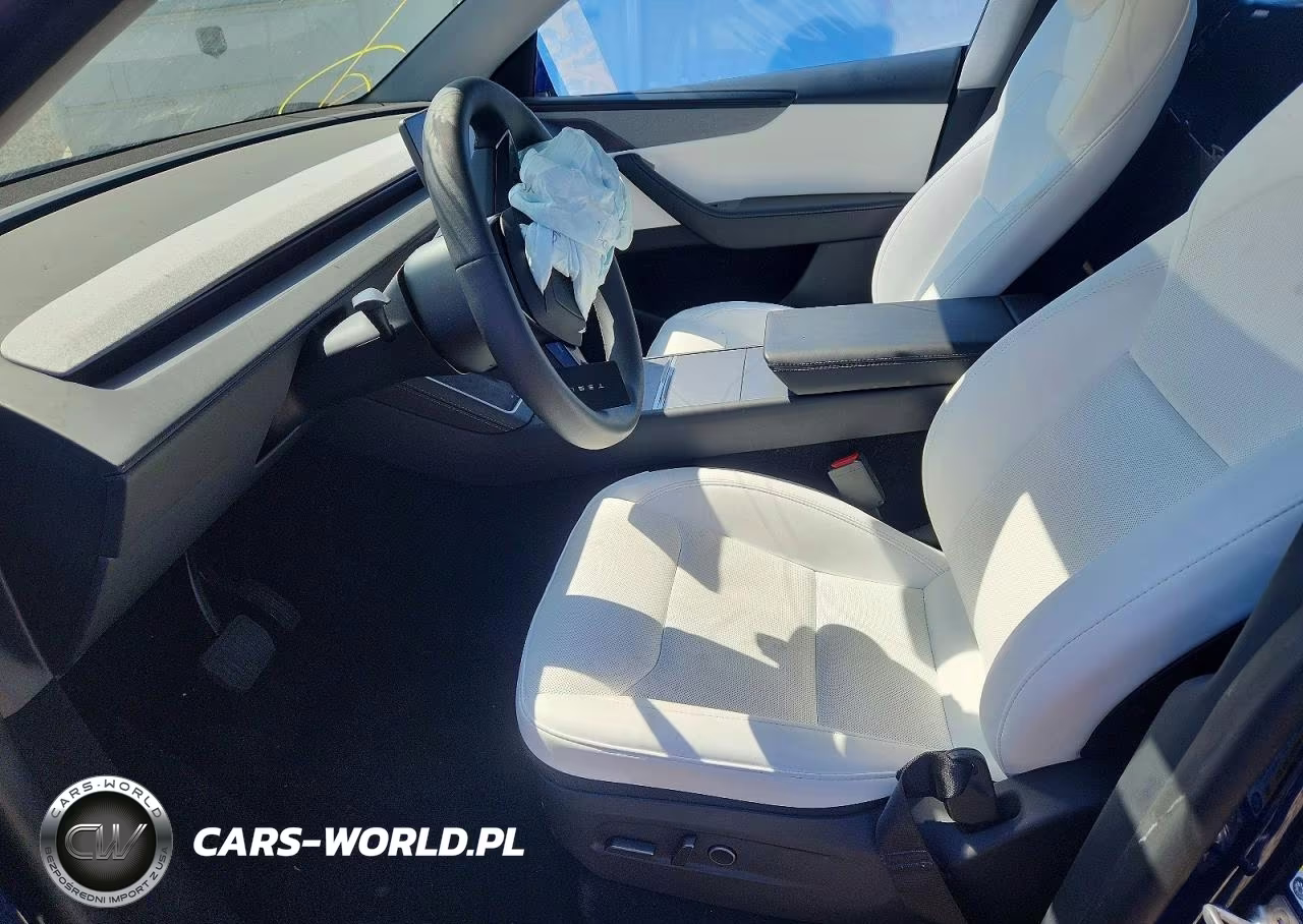 2026 Tesla Model Y VIN:7SAYGDED8TF420244 - 7