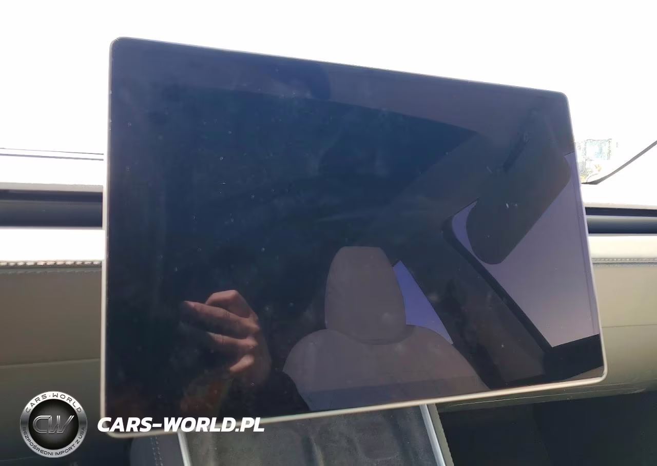 2026 Tesla Model Y VIN:7SAYGDED8TF420244 - 9