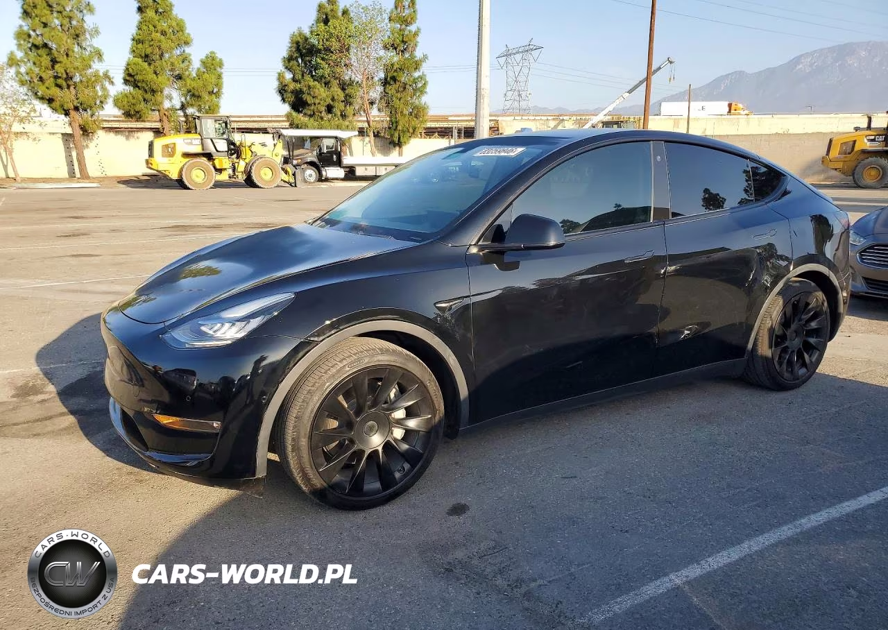 TESLA MODEL Y