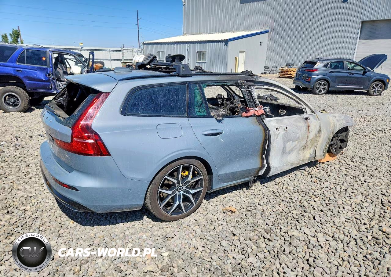 2024 Volvo V60 Polestar Engineered VIN:YV1H60EP7R1615864 - 3