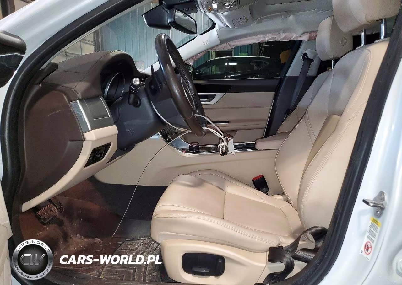 2017 Jaguar Xf Premium VIN:SAJBJ4BV7HCY46840 - 7