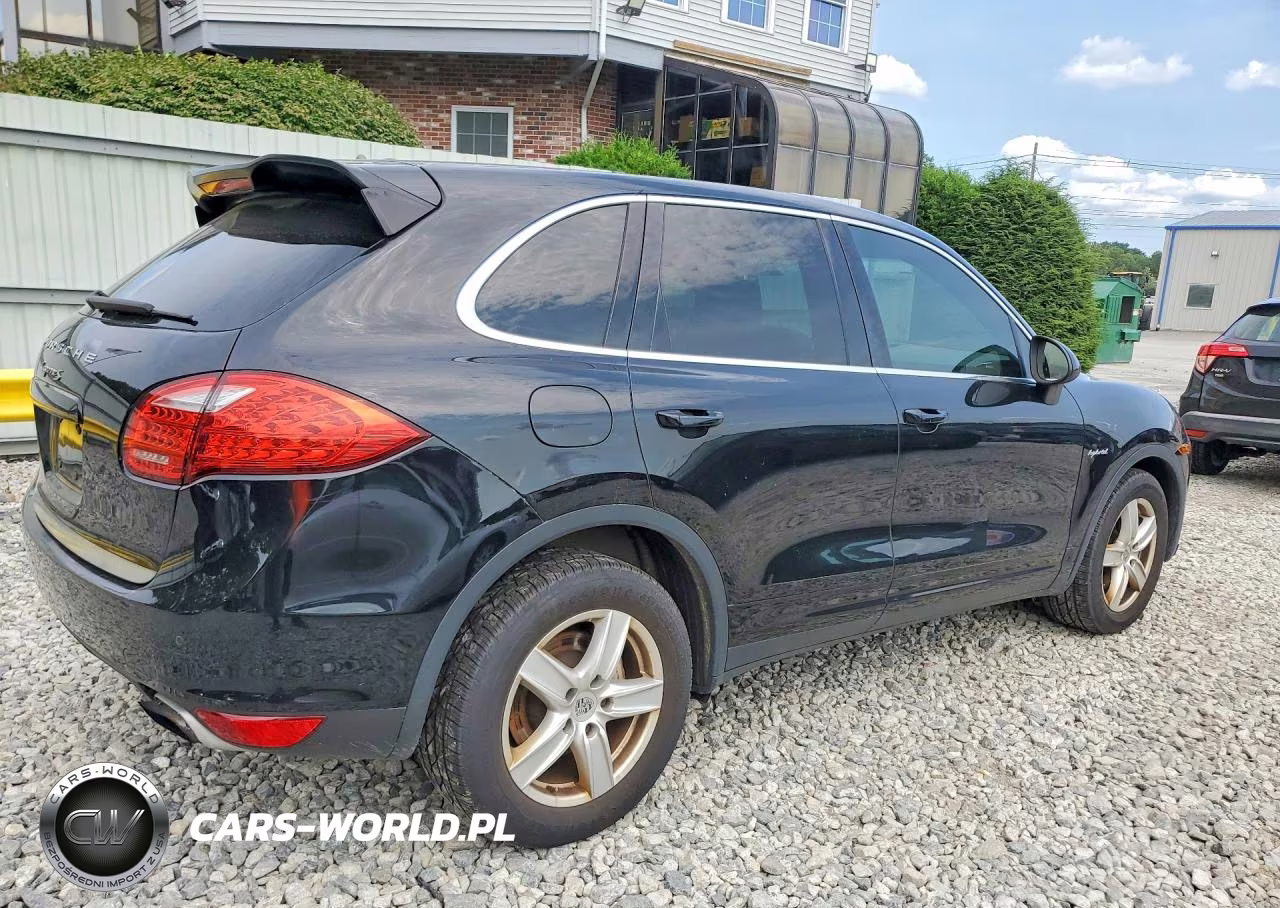 2013 Porsche Cayenne S Hybrid VIN:WP1AE2A21DLA16129 - 3