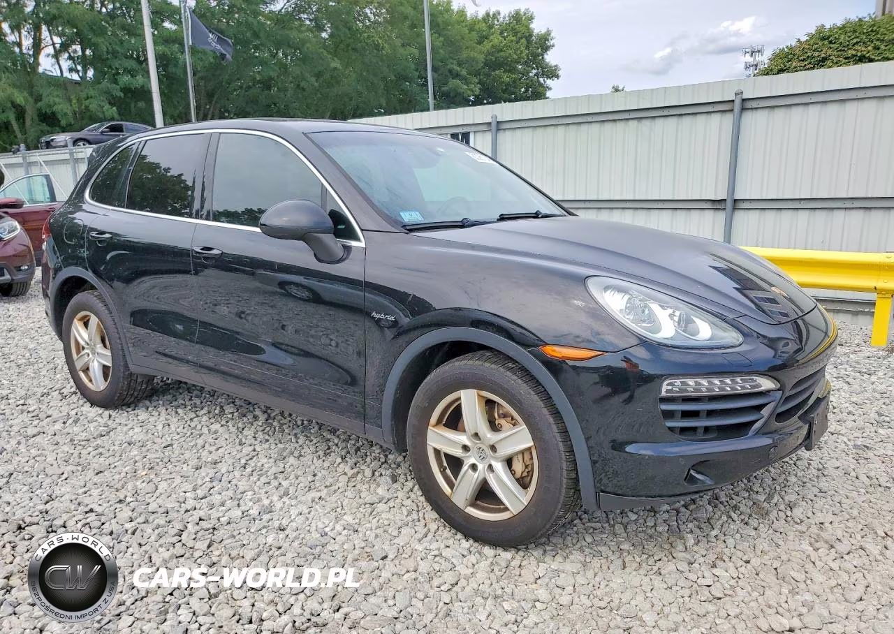 2013 Porsche Cayenne S Hybrid VIN:WP1AE2A21DLA16129 - 4