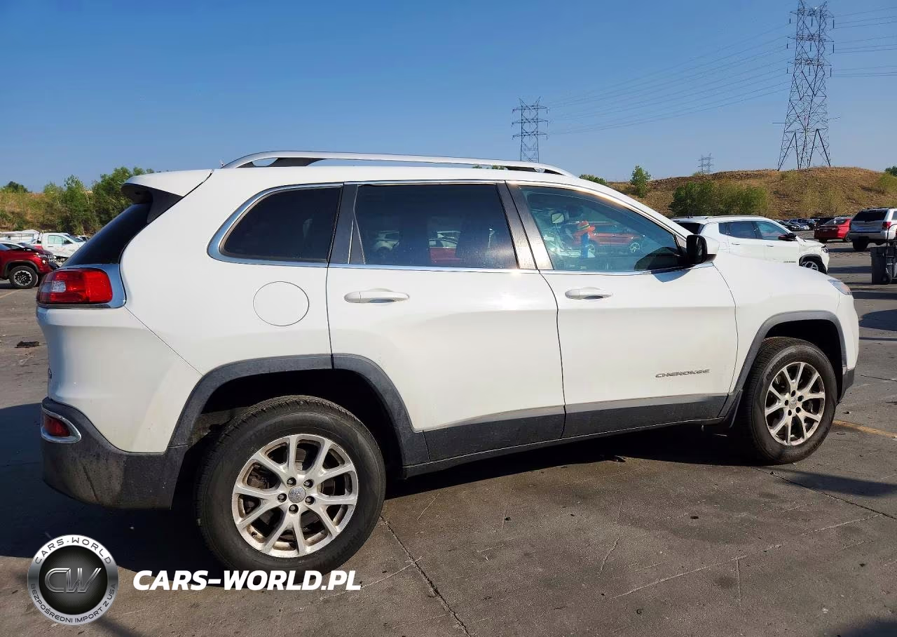 2014 Jeep Cherokee Latitude VIN:1C4PJMCB4EW224795 - 3