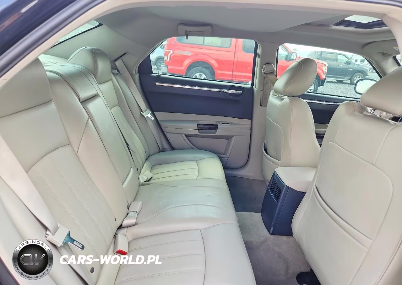 2007 Chrysler 300C VIN:2C3KA63H77H897158 - 10