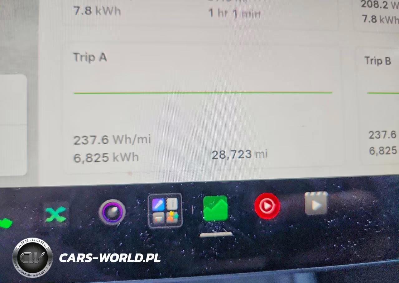 2024 Tesla Model 3 VIN:5YJ3E1EA5RF769484 - 9