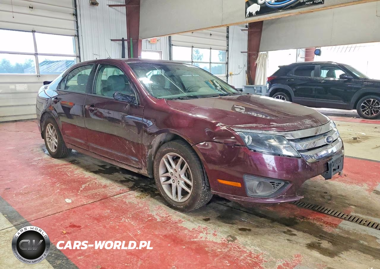 2012 Ford Fusion S VIN:3FAHP0GA2CR347708 - 4