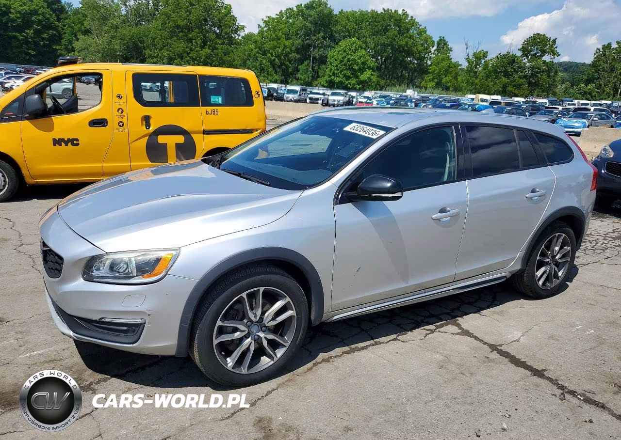 2018 Volvo V60 Cross Country Platinum – zdjęcie 1 z 12