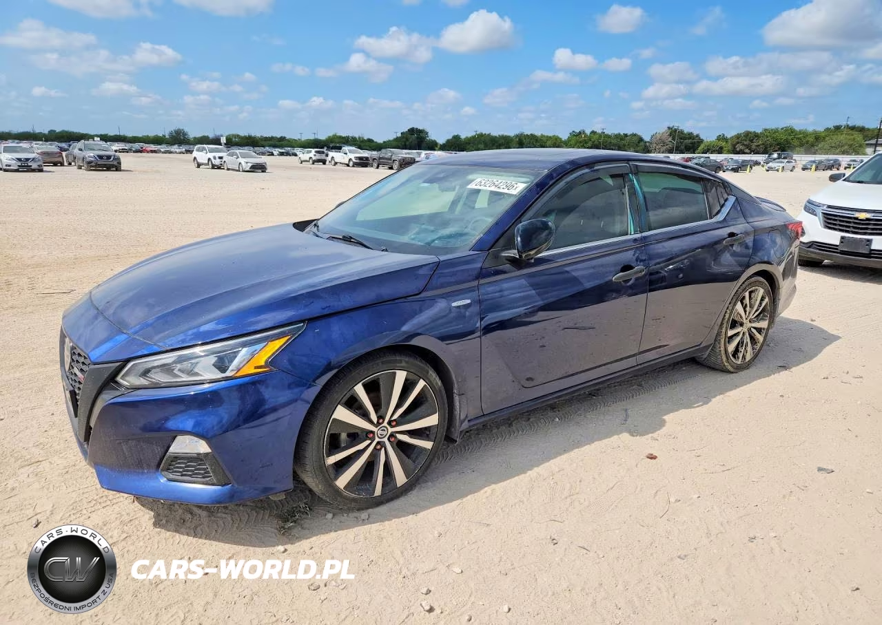2022 Niss Altima Fwd 4D Sedan 2.0L Sr