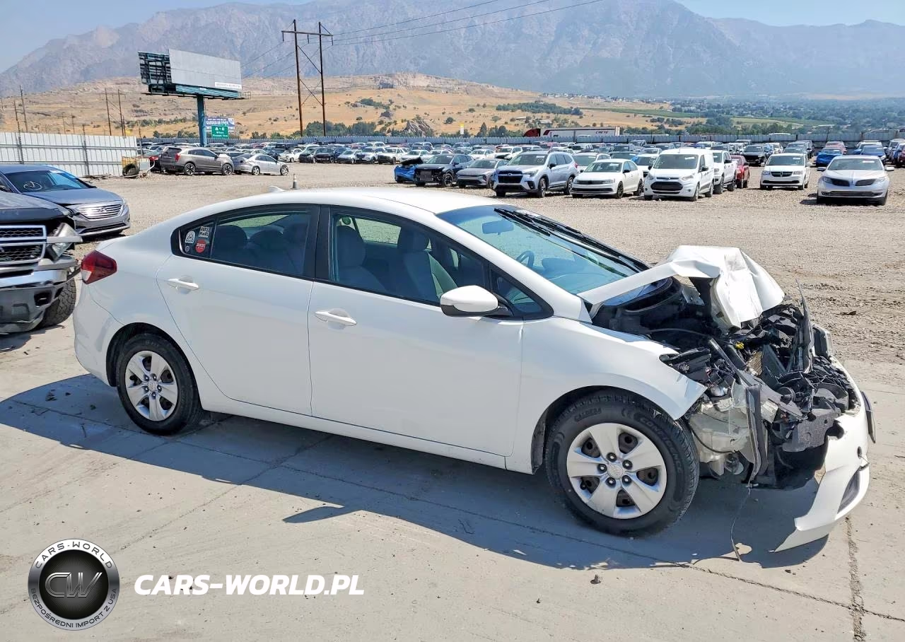 2017 Kia Forte Lx VIN:3KPFK4A77HE012351 - 4