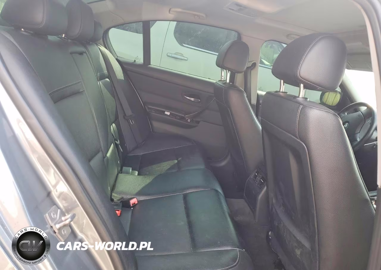 2011 BMW 335 Xi VIN:WBAPL5C57BA920728 - 10