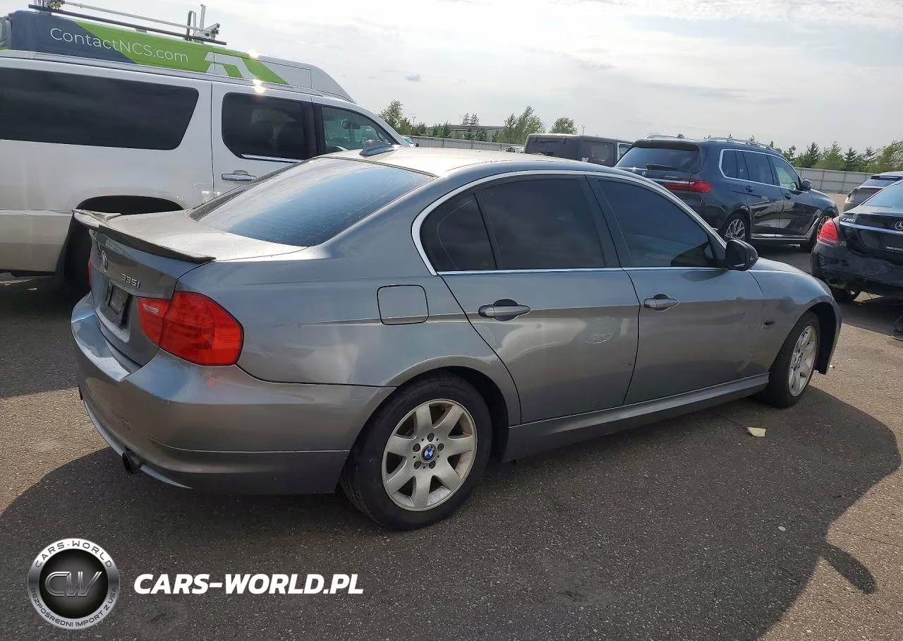 2011 BMW 335 Xi VIN:WBAPL5C57BA920728 - 3