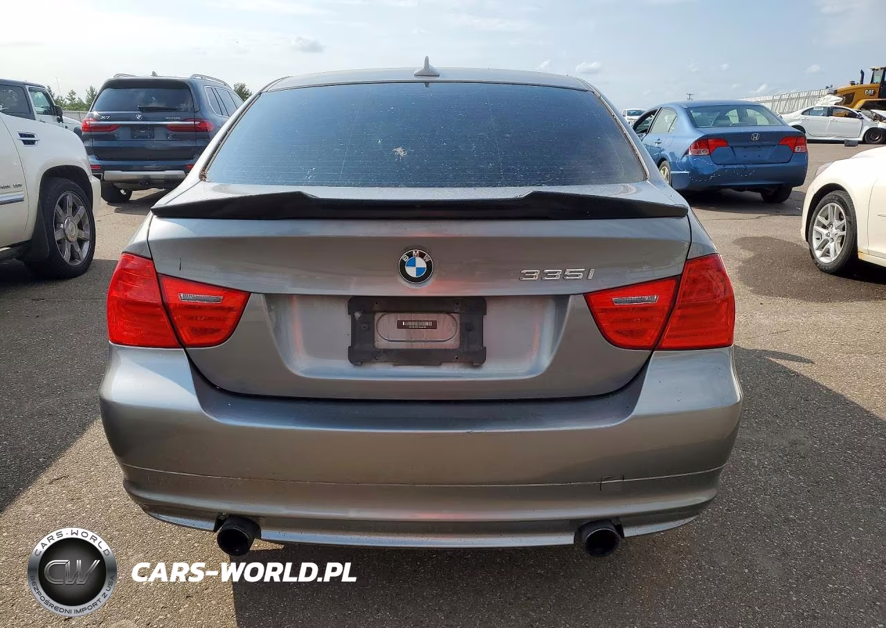 2011 BMW 335 Xi VIN:WBAPL5C57BA920728 - 6