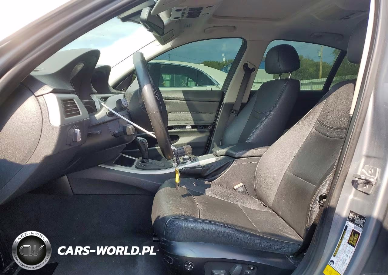 2011 BMW 335 Xi VIN:WBAPL5C57BA920728 - 7