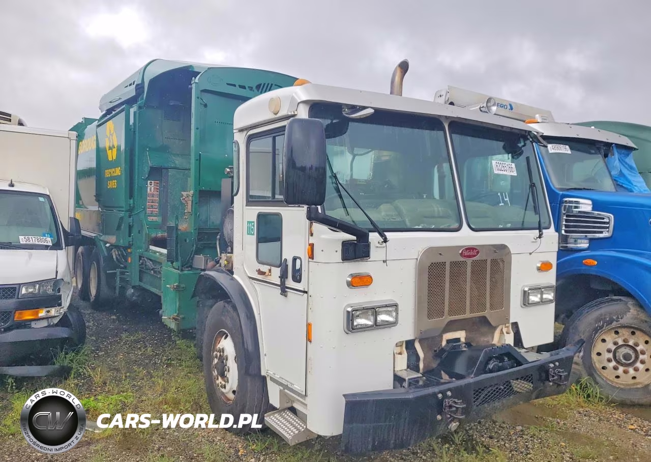 2016 Peterbilt 320 Refuse Truck VIN:3BPZLH0X4GF100625 - 4