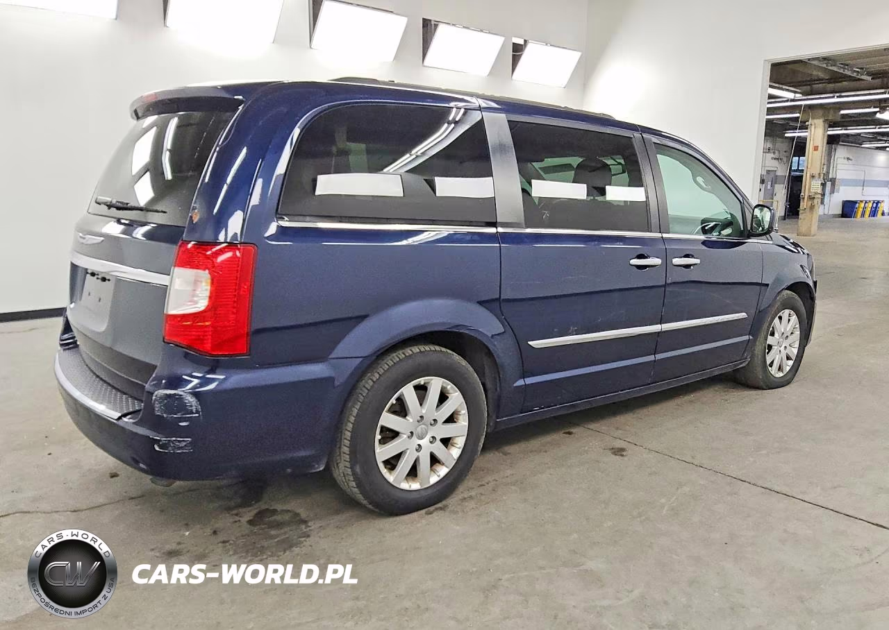 2016 Chrysler Town & Country Touring VIN:2C4RC1BG3GR305345 - 3