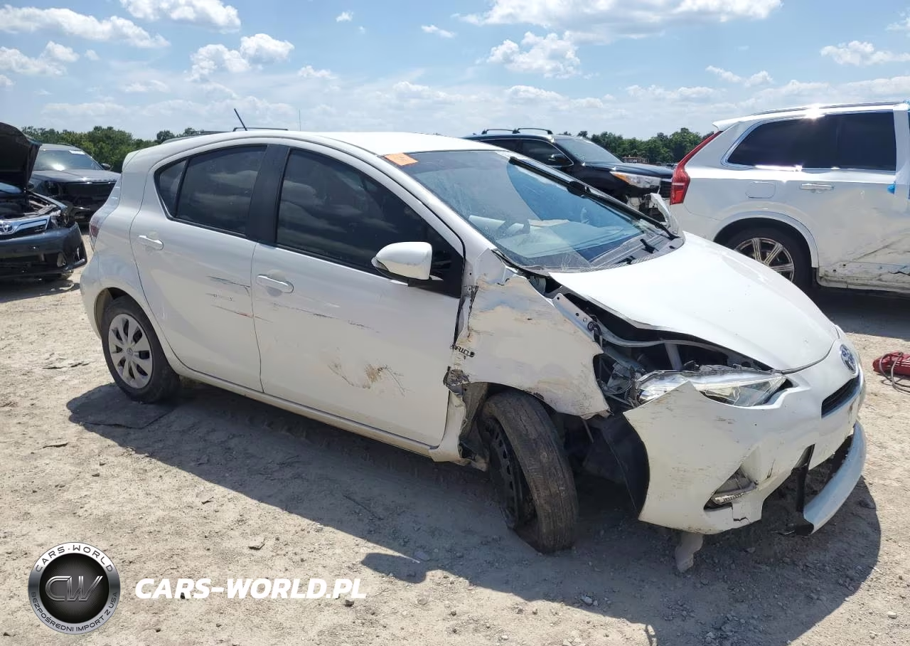 2014 Toyota Prius C VIN:JTDKDTB33E1575314 - 4