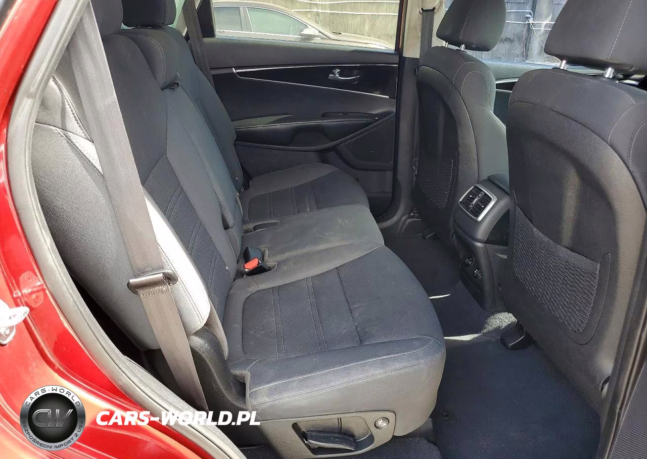 2020 Kia Sorento S VIN:5XYPG4A58LG695872 - 11