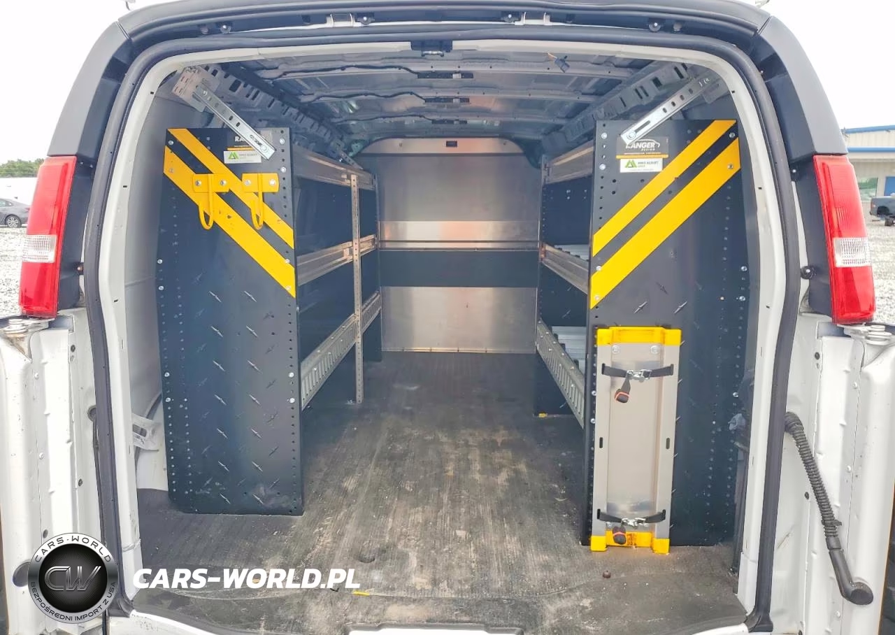2025 Chevrolet Express G2500 VIN:1GCWGAF70S1144211 - 10