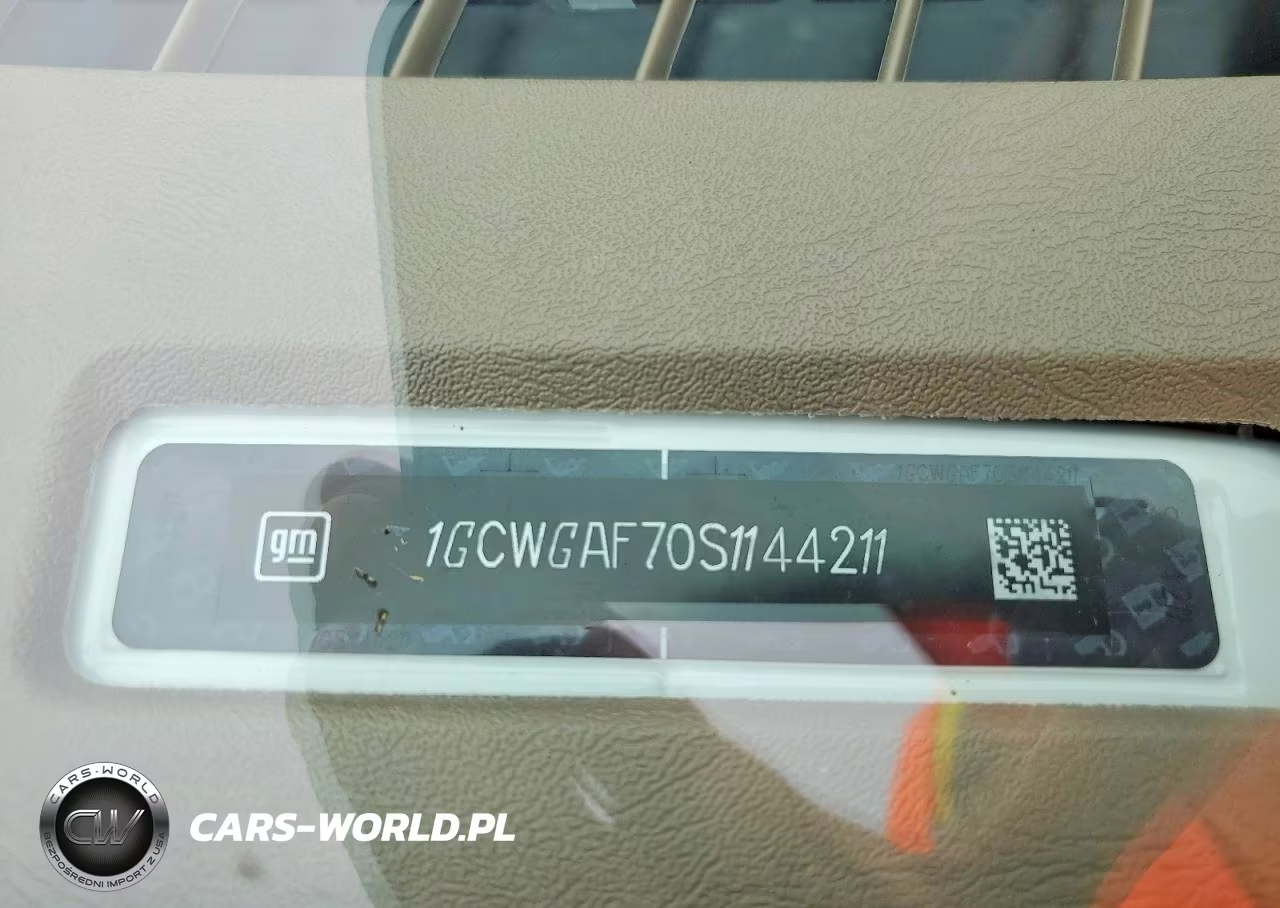 2025 Chevrolet Express G2500 VIN:1GCWGAF70S1144211 - 13